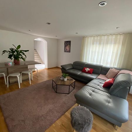 Apartamento Haus Wiggis Netstal Exterior foto
